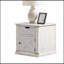 Table de bout de style rustique blanc antique avec table de bout et tiroirs