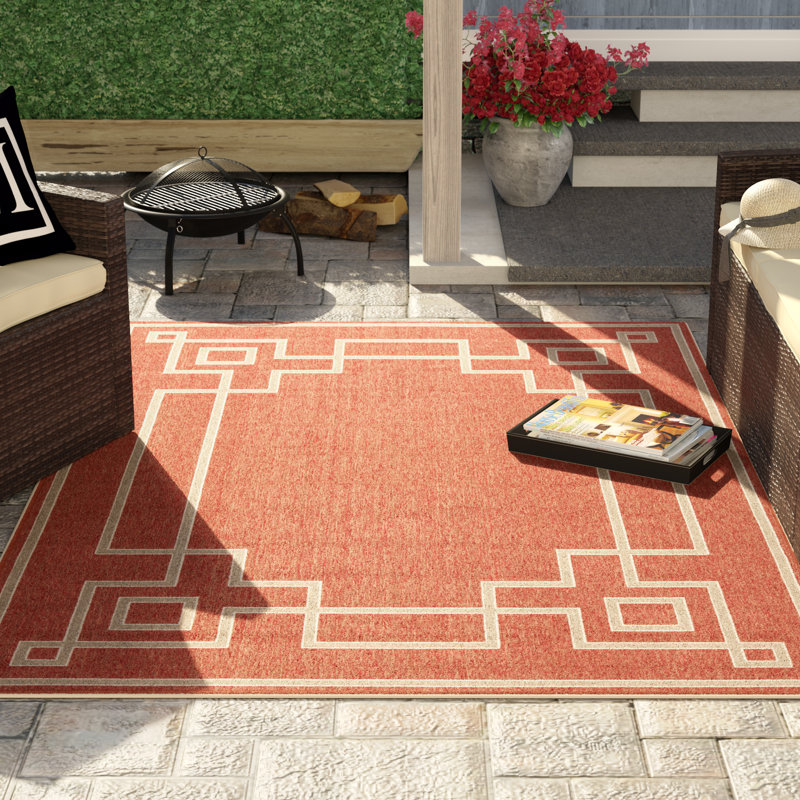 Tapis rouge et rouille à motif géométrique tissé au métier mécanique Amherst, Carré 8 pi 9 po