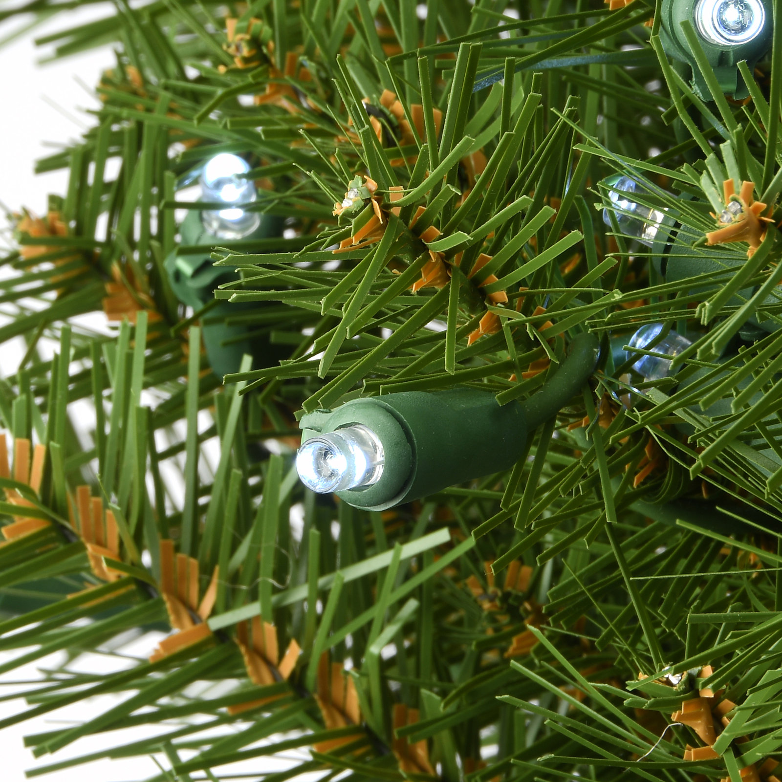 Fir Pre-Lit Wreath, 4" H x 36" W x 36" D