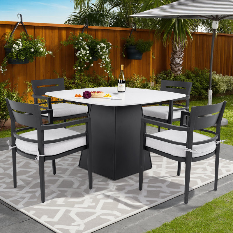 Ensemble de patio moderne 5 pièces - Table d'inspiration marbre grec et chaises en aluminium - Tissu Sunbrella toutes saisons