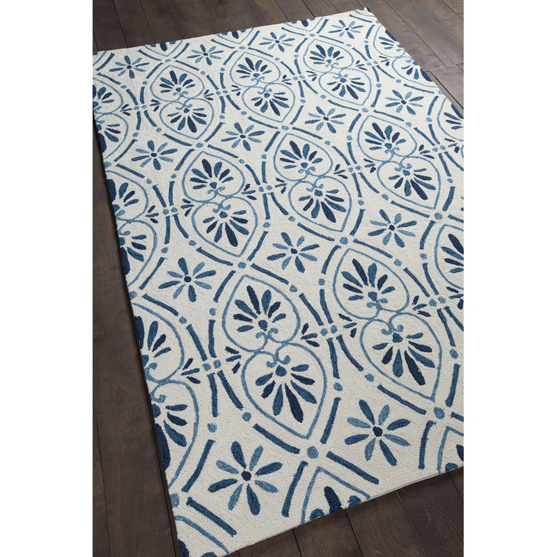 Terra Authentic Machine Tufted Cream, Blue Floral Polypropylene Indoor/Outdoor Area Rug, 5' x 7'6"
