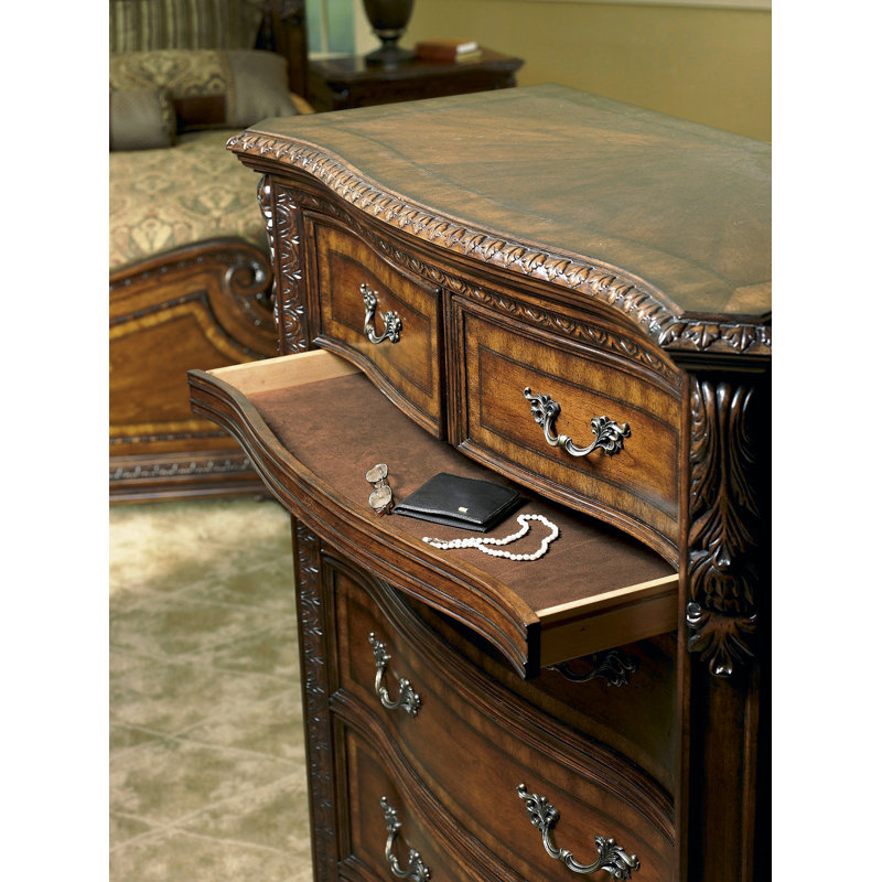 Traditional Brown 6-Drawer Dresser with Felt Lined Drawer