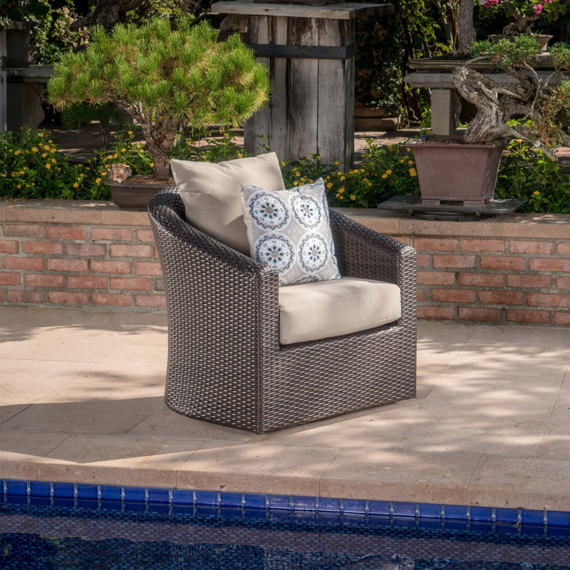 CHAISE CLUB PIVOTANTE DARIUS, Coussin beige / structure brune