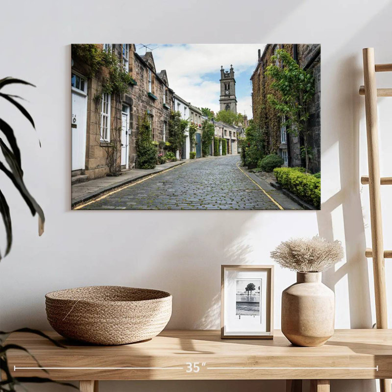 Nicci Edinburgh Circus Lane, H 16 po x l 24 po