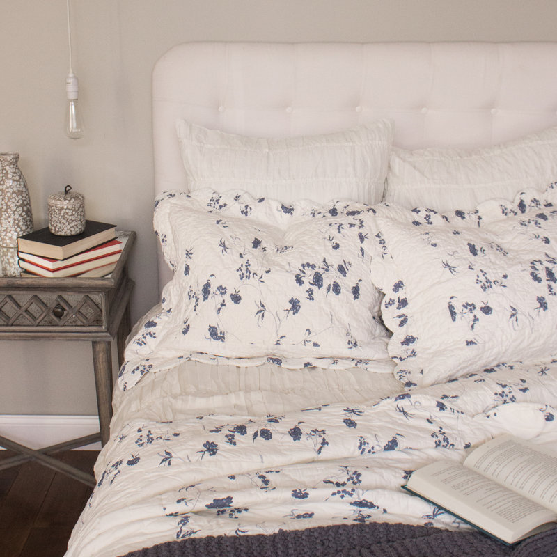 Primrose Quilt, Queen Quilt + 2 Standard Shams