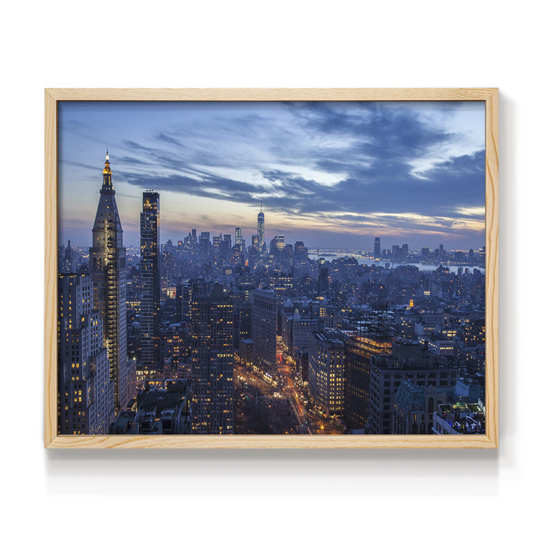 Twilight City - reproduction encadrée - réarmable, H 8 po x l 10 po, Naturel
