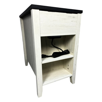 Table de chevet Style avec installation de charge. Polyvalent et fonctionnel pour la table de bout de chambre à coucher. Décoration spacieuse et élégante