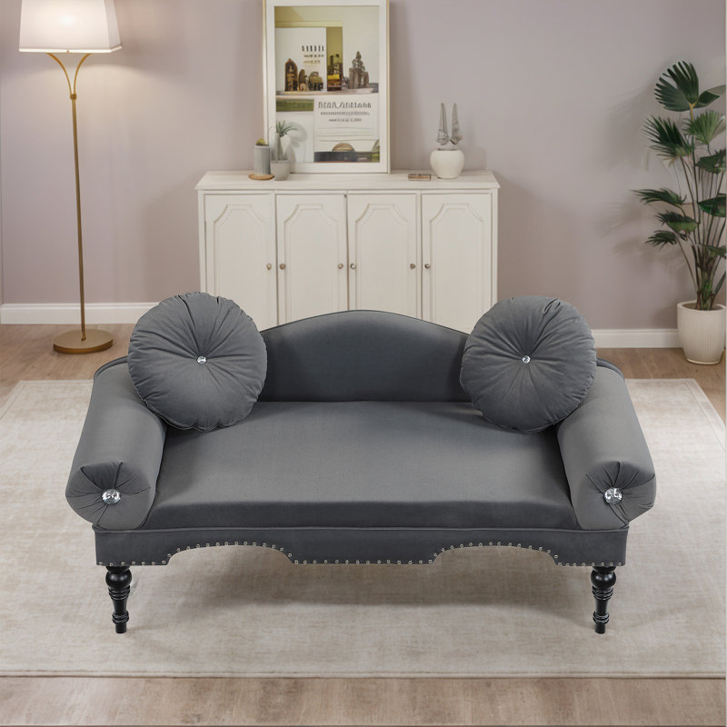 Causeuse l 53,8 po avec garniture cloutée, Gris