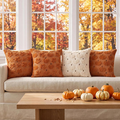 Housses de coussin décoratives d'automne 18x18, lot de 2, housses double face à motif feuille d'érable, confort moelleux orange brûlé avec broderie 3D en relief d'érable, conçues pour les salons, les vérandas et une décoration intérieure automnale chaleureuse.