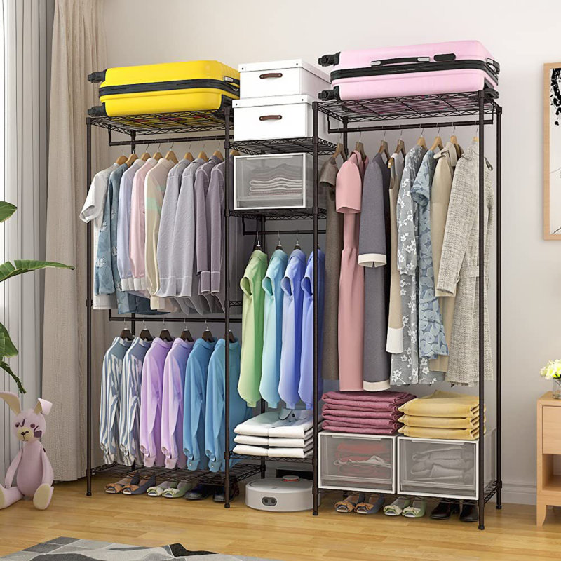 Portant à vêtements avec tablettes Karley