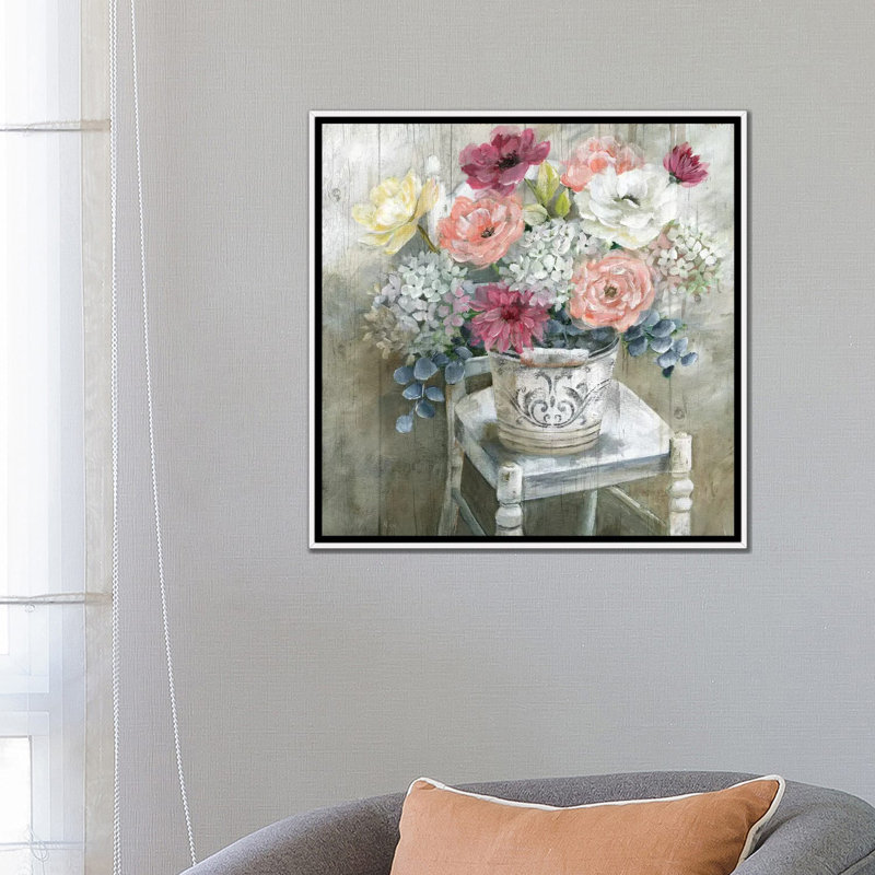 «Quaint Cottage Bouquet» par Nan - reproduction, Cadre blanc, H 26 po x l 26 po x P 1,5 po