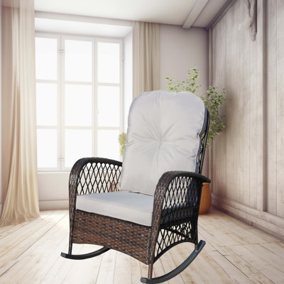 Chaise berçante d'extérieur en osier à assise large