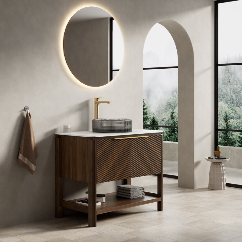 Meuble-lavabo de salle de bain 36 po Indigo, armoire de rangement autoportante en contreplaqué avec 2 portes diagonales rayées et tablette ouverte, lavabo en verre de transport noir et plateau en pierre frittée blanc de Carrare, grain de bois noyer foncé