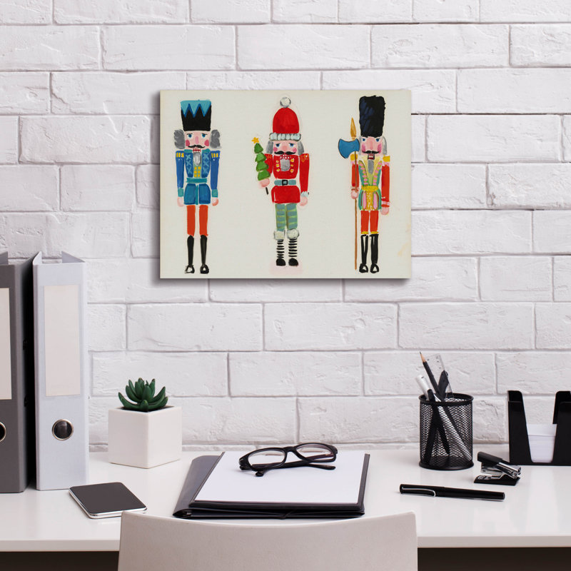 "Casse-noisette trio" par Jenny Westenhofer, H 12 po x l 16 po x P 0,75 po