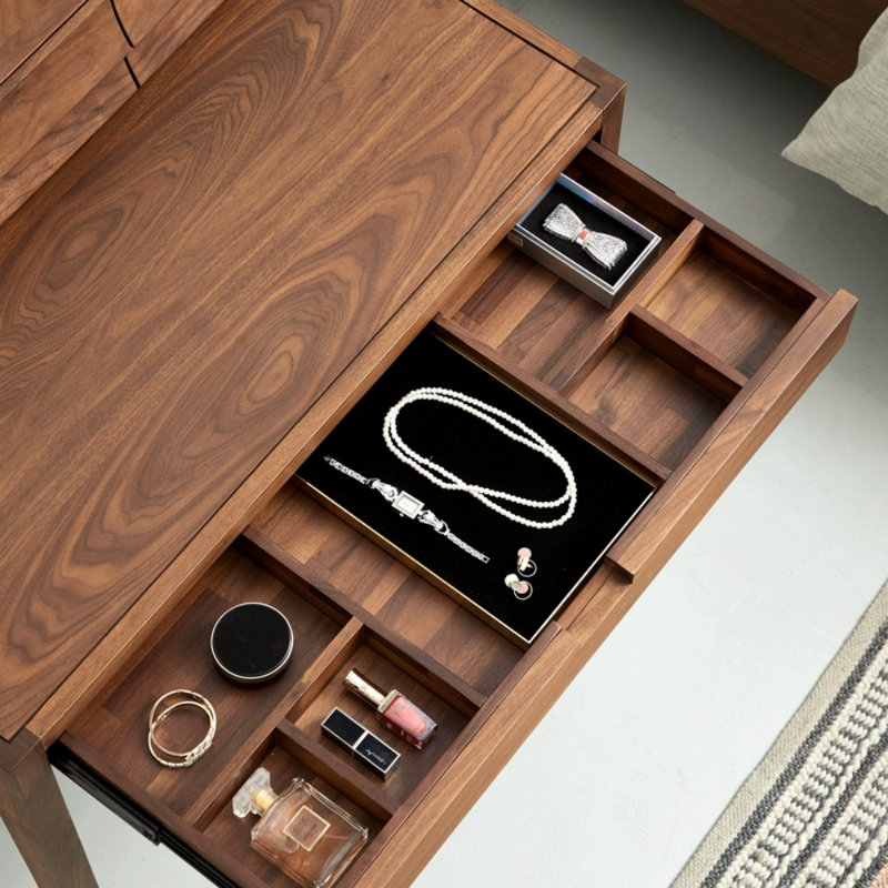 Commode en bois massif