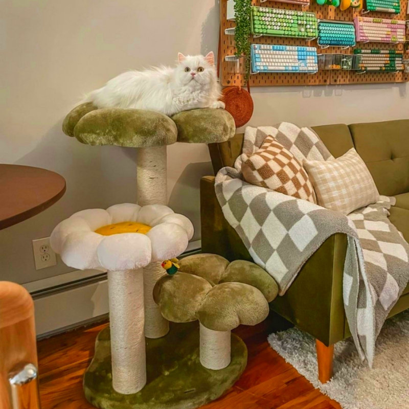 Emmrie Four Leaf Clover 35.4'' Cat Tree with Cat Scratching Posts for Large Cats, Flower-Shaped Cat Tower for Indoors