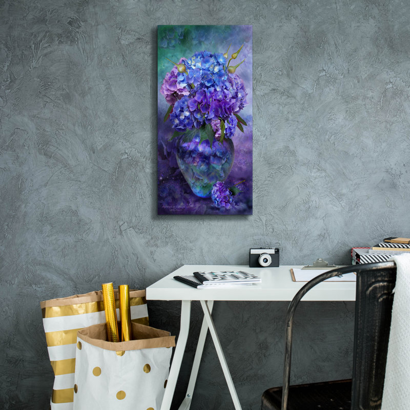 Toile épique «Hydrangea Bouquet» par Carol Cavalaris, H 24 po x l 12 po x P 0,75 po