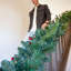 Guirlande de Noël artificielle Sunnydaze Holiday Glimmer 9 pi avec pommes de pin et baies de houx