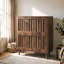 Armoire à chaussures en bois avec design Mid-Century moderne, bois massif, finition noyer