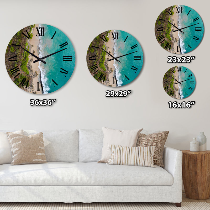Vue aérienne de la plage de l'île tropicale turquoise - horloge murale nautique et côtière, Petit