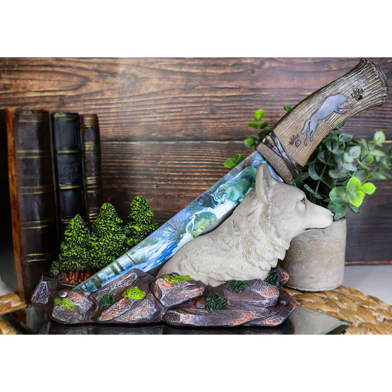 Figurines & Sculptures