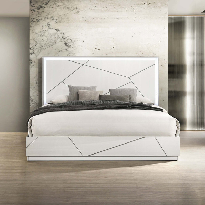 Très grand lit ultra-moderne avec éclairage à DEL intégré