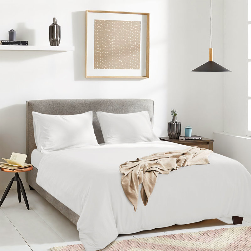 Lockland Extra Softness Premium Microfiber Bedding Set, White