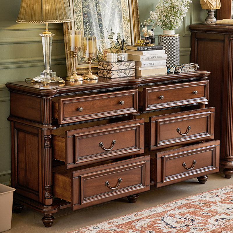 Armoire d'appoint en noyer massif