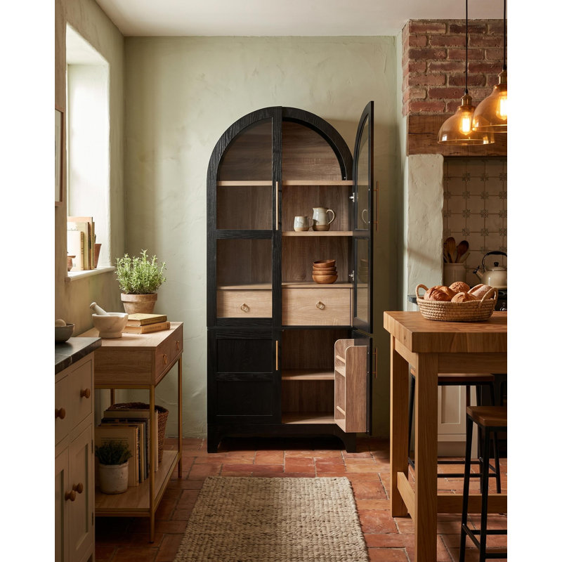 Grand garde-manger arqué avec tablettes ouvertes et réglables, tiroir caché et porte vitrée, armoire de cuisine pour la cuisine, la salle à manger