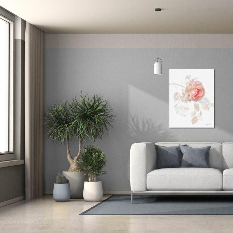 «Gentle Rose 1» par Danhui Nai, art mural sur toile, H 34 po x l 26 po