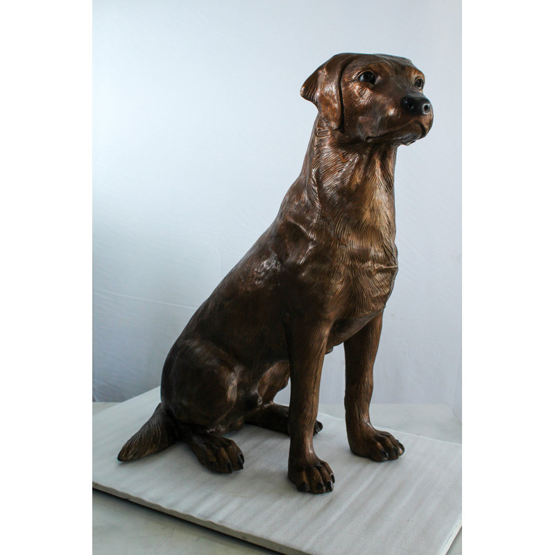 Statue de retriever en bronze Nifao - sculpture de chien grandeur nature d'intérieur / extérieur, coulée de cire, pose réaliste assise avec texture détaillée, jardin, vestibule et décoration intérieure Tribute28 x 19 po x 31 po