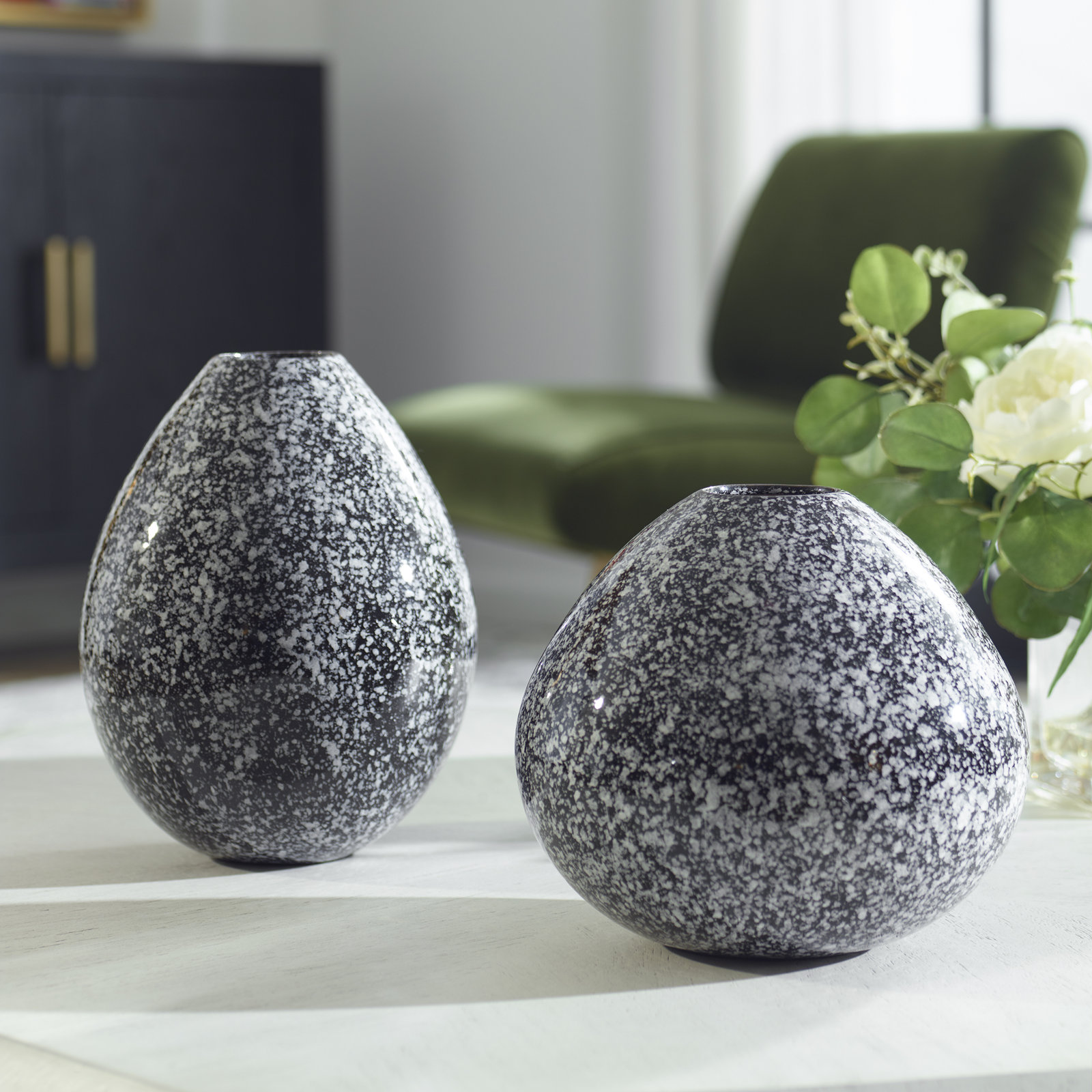 Marvi 10'' Ceramic Table Vase