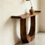 Console en bois massif de style ancien