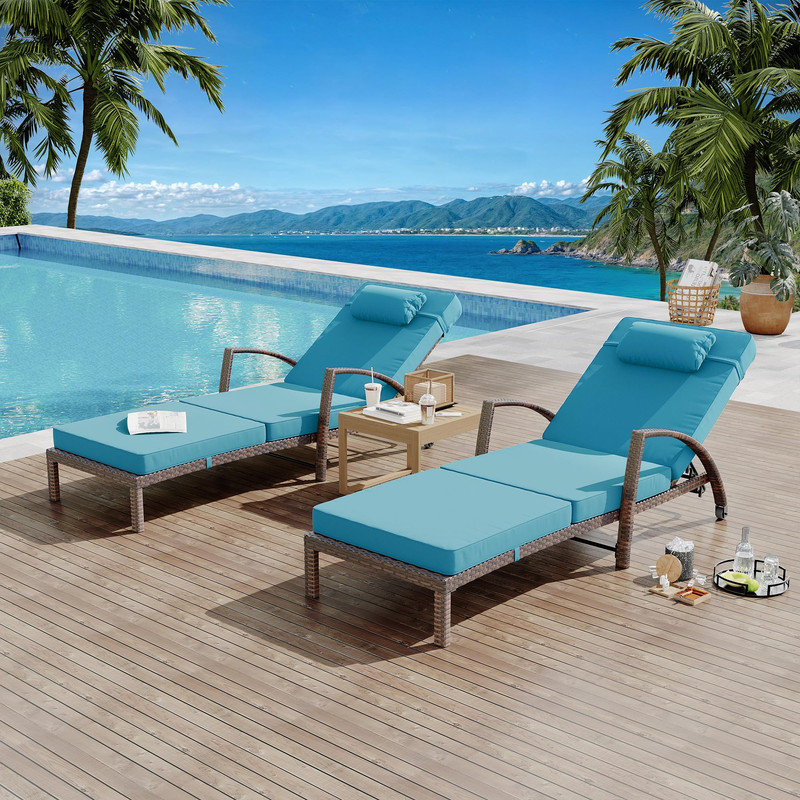 Ensemble de 2 chaises longues pliantes en rotin pour l'extérieur avec dossier réglable à 5 positions, chaise longue de piscine avec coussin et coussin