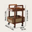 Chariot latéral en rotin à 2 niveaux de 12 po de largeur, chariot de rangement à cadre en bois naturel avec roulettes verrouillables, table de bout mobile rétro pour la chambre à coucher, le salon et la cuisine