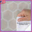 Housses de couette beiges à motif hexagonal-130659657