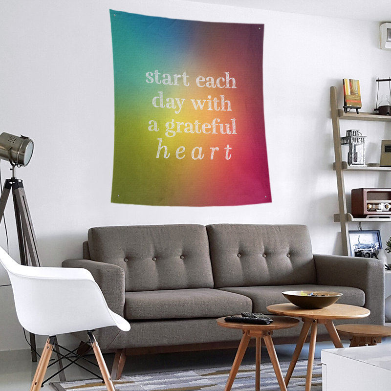 Tapisserie citation à l’écriture en polyester, H 104 po x l 88 po, Arc-en-ciel