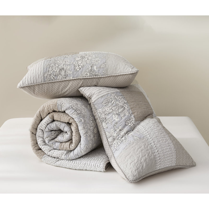 Quinn Cotton Patchwork Reversible Quilt Set, Queen Quilt + 2 Standard Shams