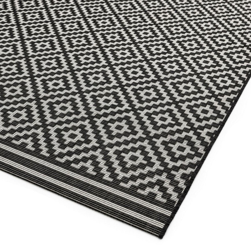 Lisinski Geometric Indoor / Outdoor Area Rug, Rectangle 120 x 170cm