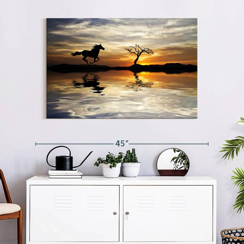 Brampt Dark Arabian Horse, 26" H x 39" W