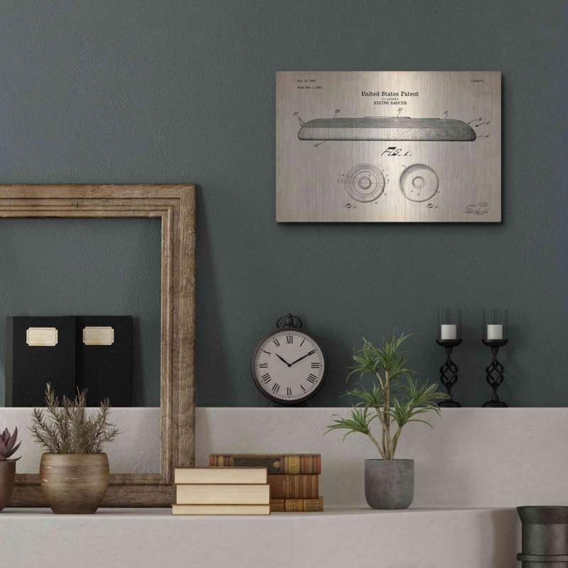 17 Stories «Flying Disc Blueprint Brevet Parchment», art mural en métal, H 12 po x l 16 po
