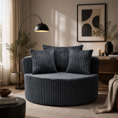 Fauteuil d'appoint pivotant surdimensionné avec revêtement moelleux et coussins décoratifs
