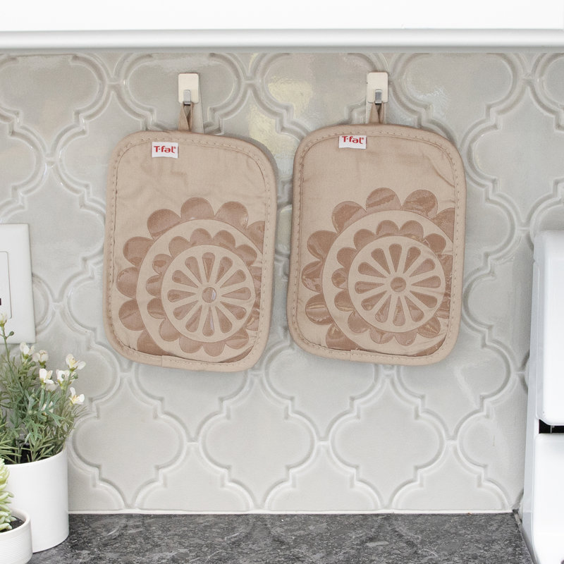 T-fal Medallion Potholder, Sand