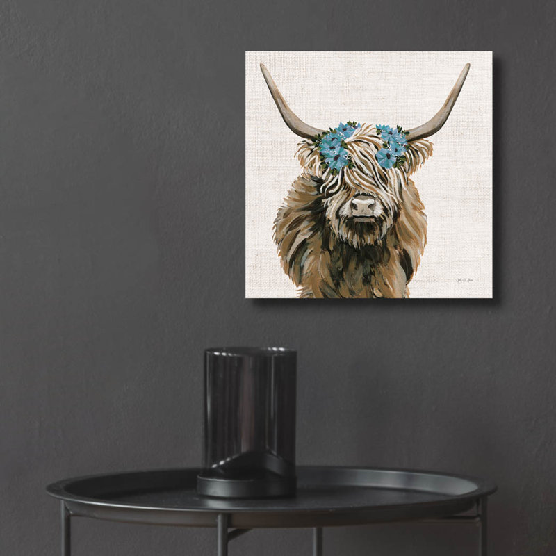 «Harvest Cow Floral Linen Sq» par Yvette St. Amant, H 12 po x l 12 po x P 0,13 po