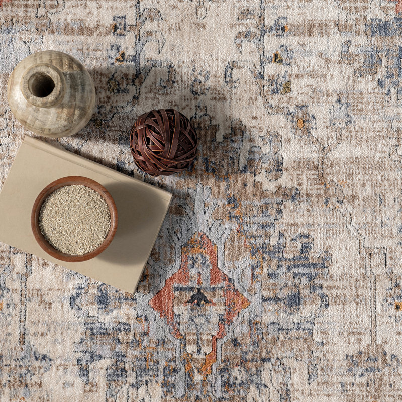 Yanet Floral Traditional Area Rug, Rectangle 4' x 6'