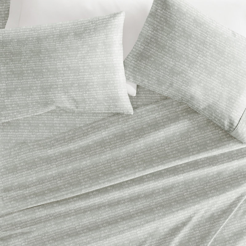 4 Piece Delicate Details Pattern Sheet Set, Cal.King Sheet Set with 2 King Pillowcase, Green Mist Geometric
