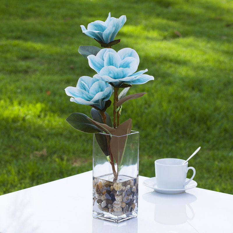 Magnolia dans un vase, Bleu