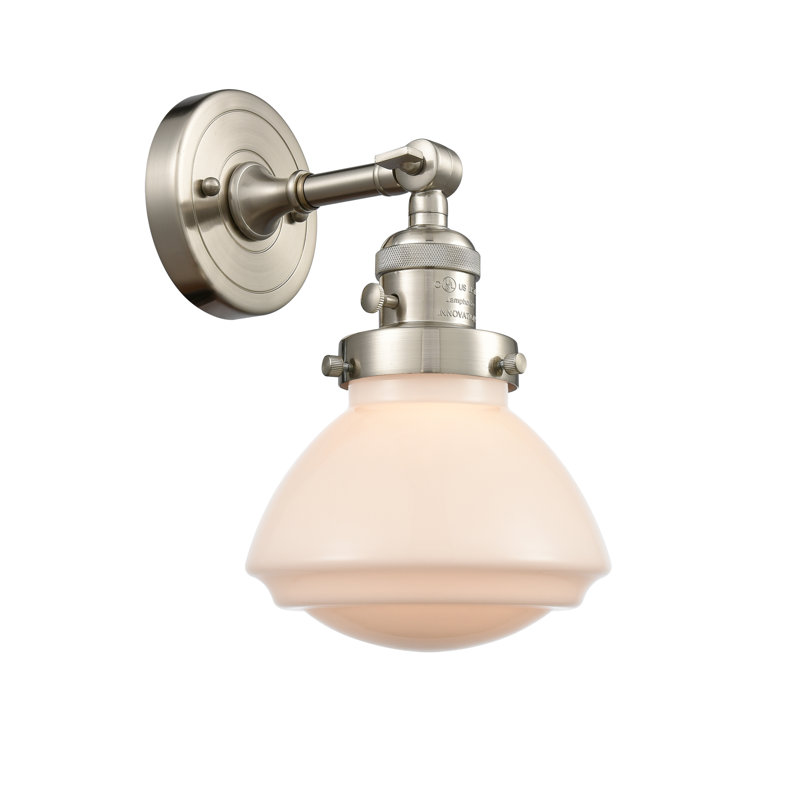Applique murale à bras 1 lumière Chesterville, Blanc mat, Ampoule DEL rétro de 3,5 watts, Nickel satiné brossé
