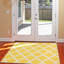 Tapis marocain jaune à motif treillis Pink-27331130