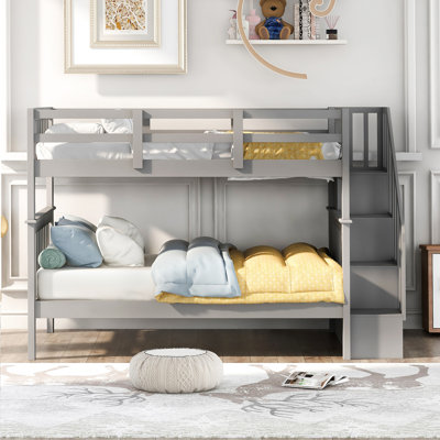 Lit superposé gris avec escalier avec rangement et rangement. Chambre à coucher, dortoir essentiel. Fabrication en bois massif. Vaste espace de rangement. Escalier sécuritaire. Option de conception polyvalente. Pas de sommier tapissier. 250 lb supérieur, 300 lb